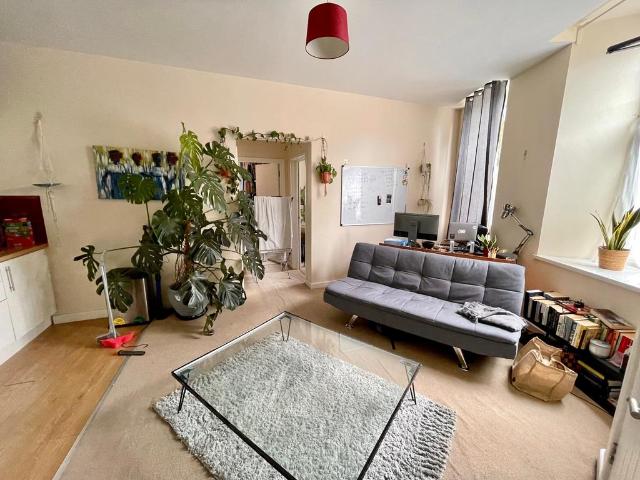 Flat for rent in Falcon Lodge, Wales
