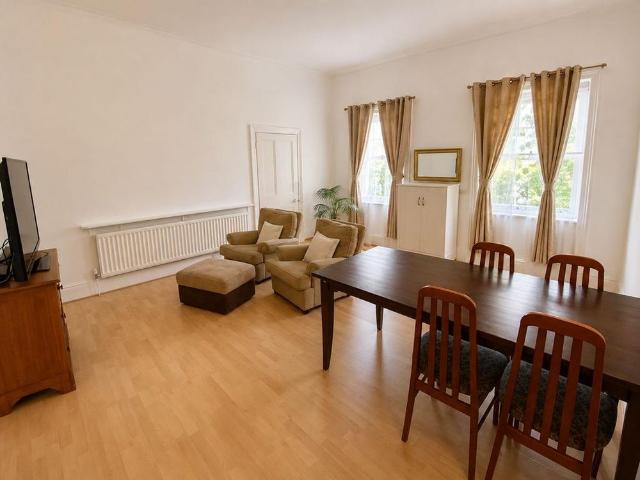Apartment for rent in Brompton, Greater London