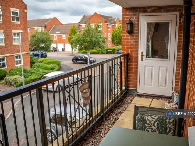 Flat for rent in Churchward, Rodbourne