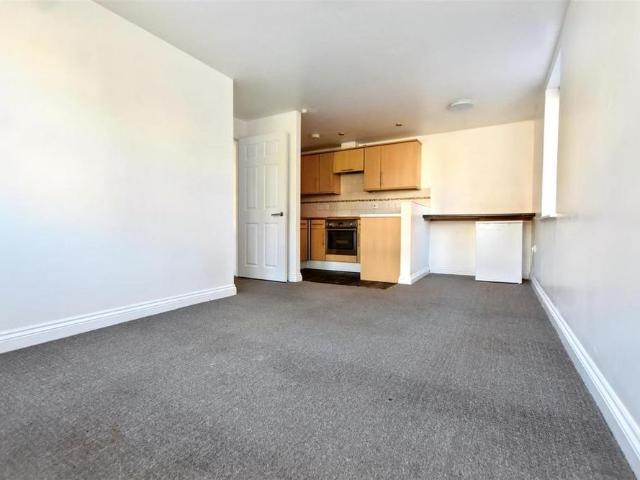Apartment for rent in Bridgemere, Eastbourne
