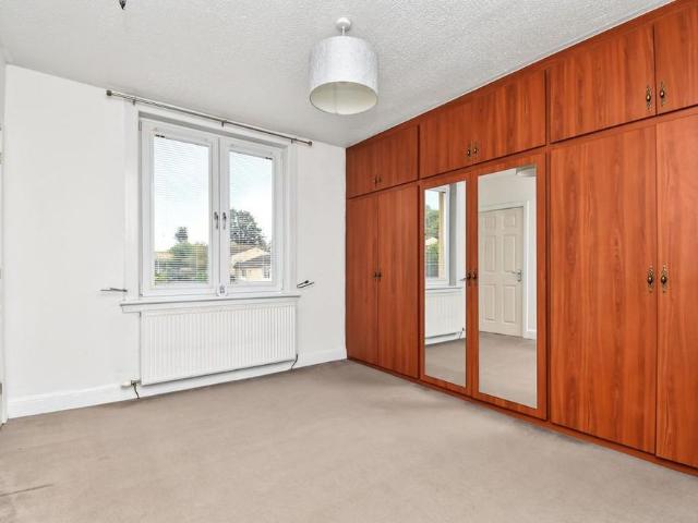 Apartment for rent in South Barrwood, Kilsyth