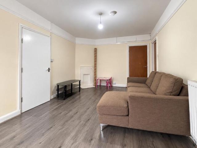 Apartment for rent in High Wycombe Community Board, High Wycombe