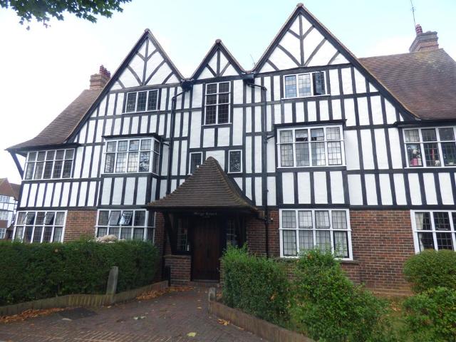 Flat for rent in London Borough of Ealing, Park Royal