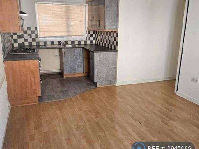Flat for rent in Beamhurst, Staffordshire