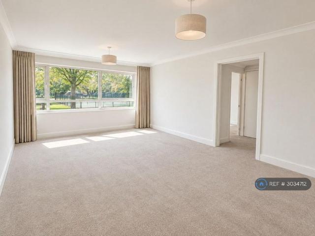 Apartment for rent in Old Oxted, Tandridge