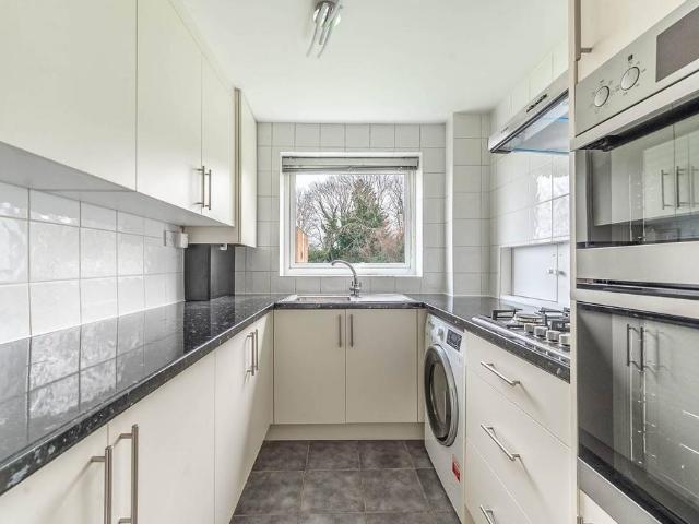 Flat for rent in Bushey