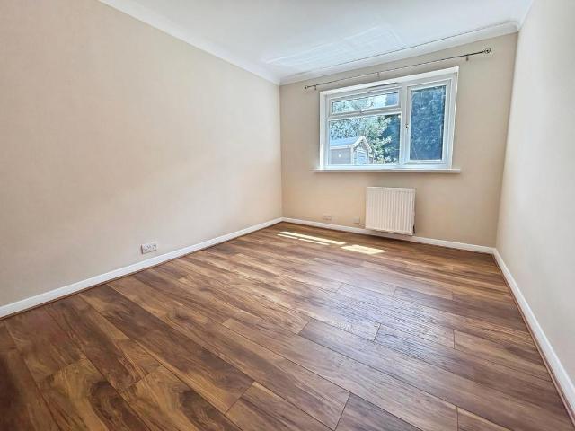 Flat for rent in Frognal, Greater London