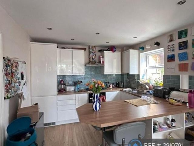 Flat for rent in Surbiton, Isle Of Man