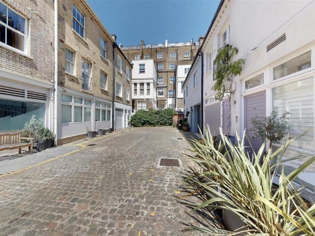 Flat for rent in South Kensington, Greater London