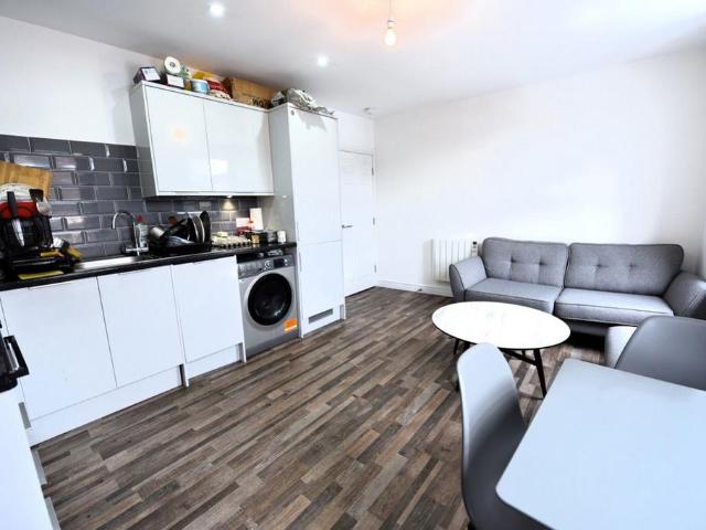 Flat for rent in Woodhouse, West Yorkshire