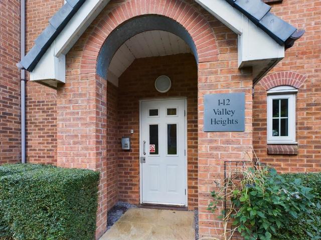 Flat for rent in Clayton, Butterton