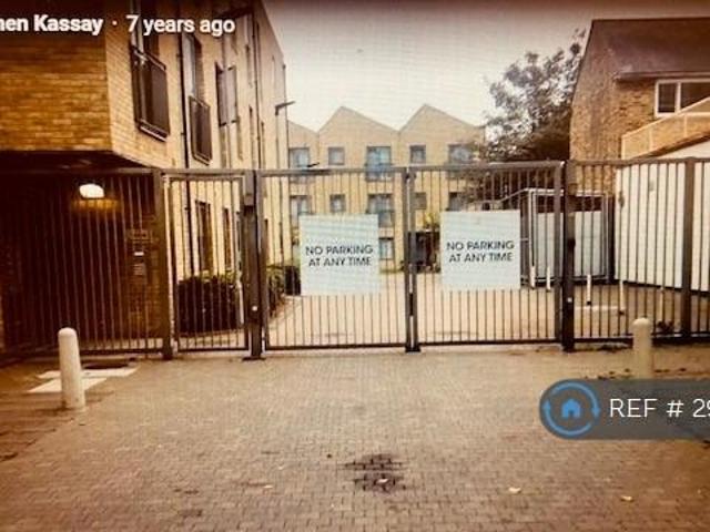Flat for rent in Greater London