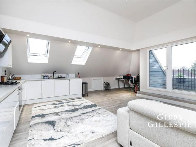 Apartment for rent in Ickenham, Greater London