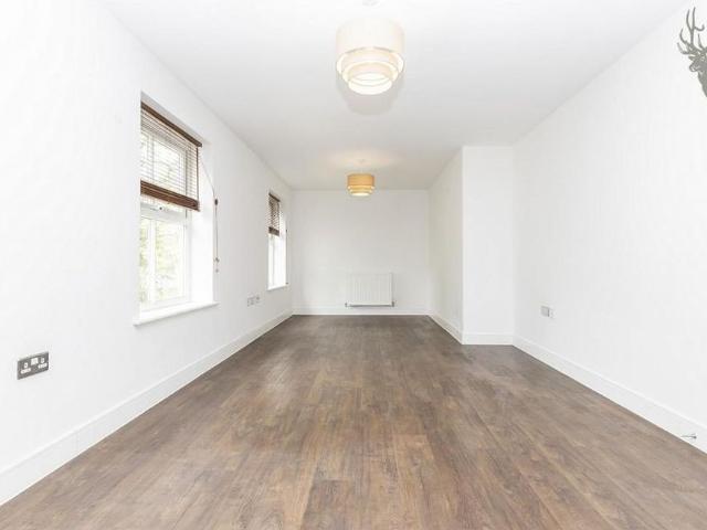Apartment for rent in Navestock Side, Essex
