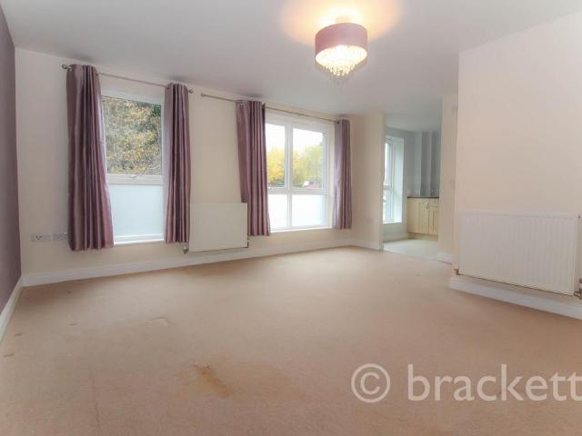 Flat for rent in St James, Sandown Park