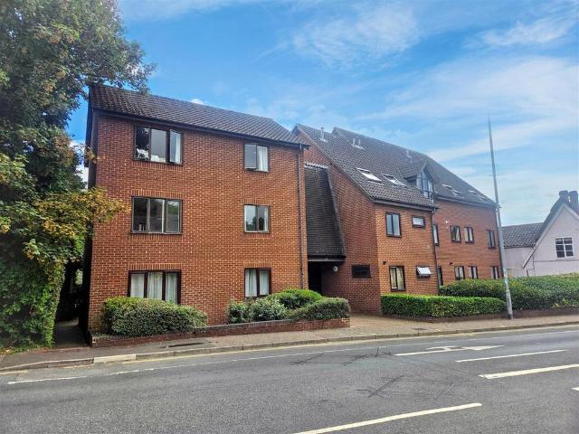 Flat for rent in Westfield View, East Bank
