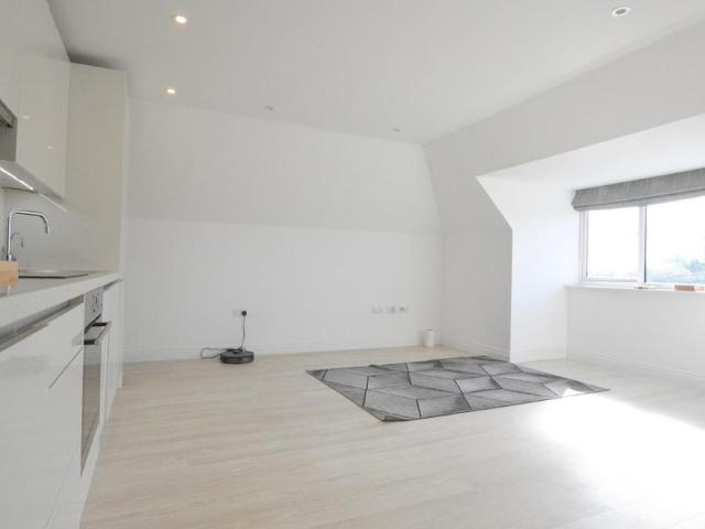 Apartment for rent in St Albans, Five Acres