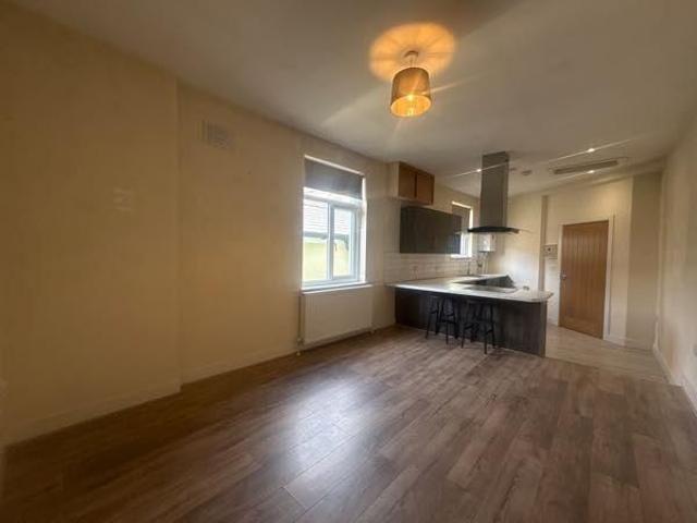 Apartment for rent in Sirhowy, Wales