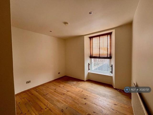 Apartment for rent in Weir Quay, Devon