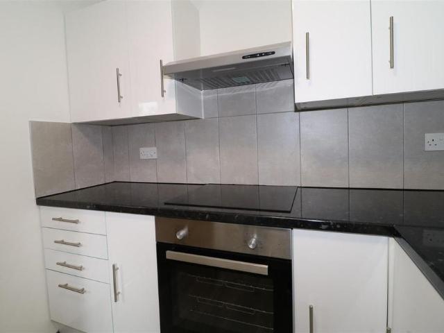Apartment for rent in Broadwater Down, Sandown Park