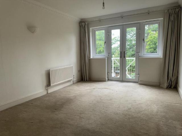 Apartment for rent in Strawberry Hill, Greater London