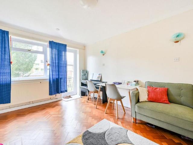 Apartment for rent in Carshalton Beeches, Greater London