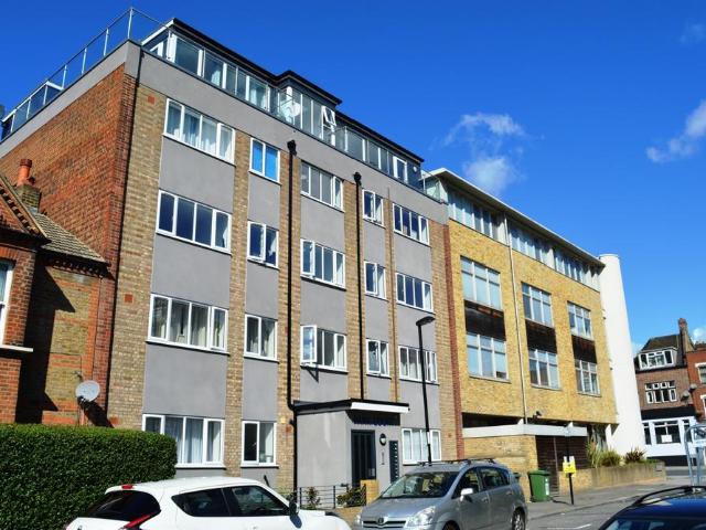 Flat for rent in London Borough of Lewisham, Lower Sydenham