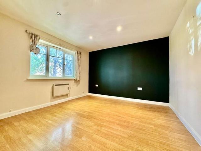Apartment for rent in Farleygreen, Spring Park