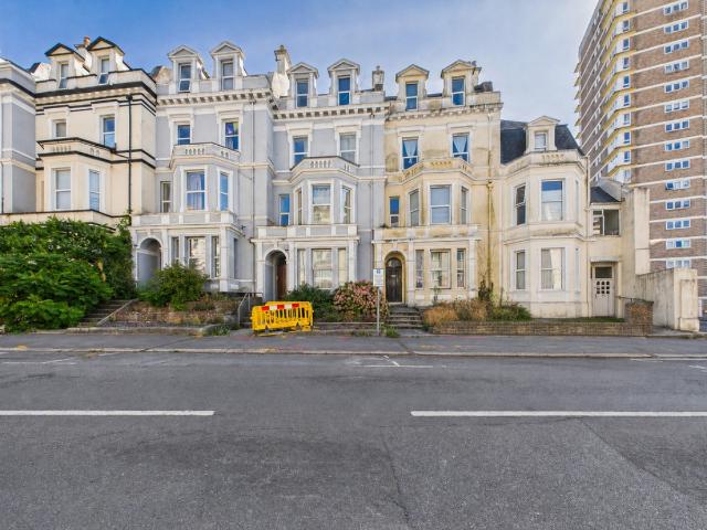 Apartment for rent in West Hoe, Mount Wise
