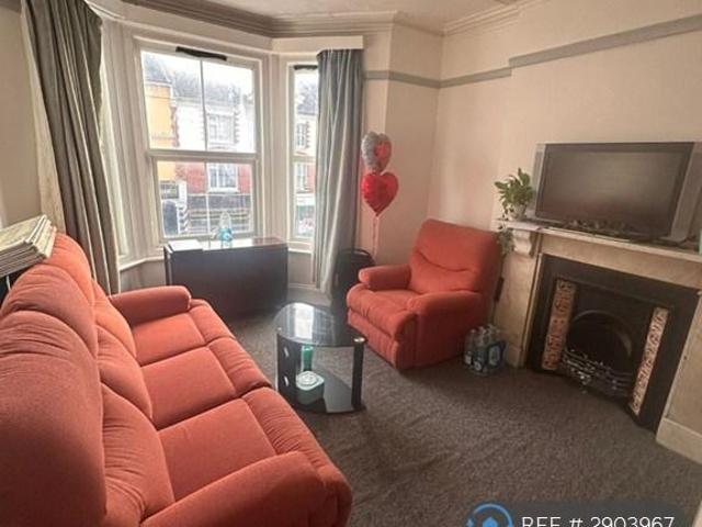 Flat for rent in Central, Heathlands