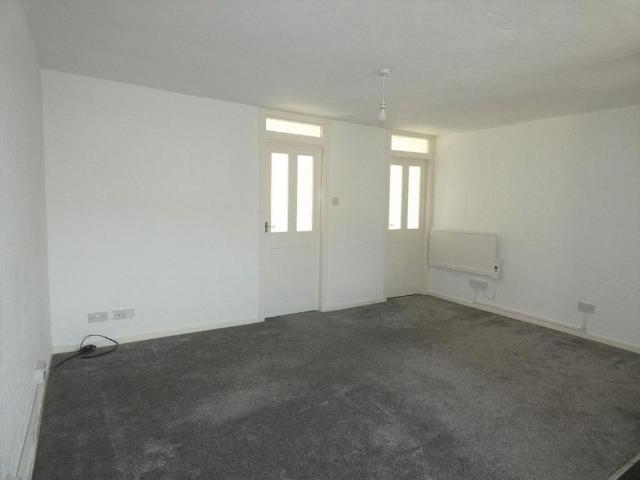 Apartment for rent in Nethertown, Leeds