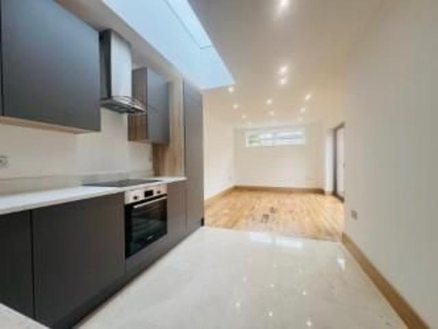Apartment for rent in London Borough of Croydon, Addiscombe