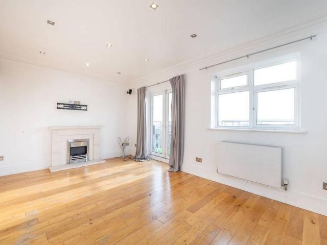 Apartment for rent in Brondesbury, Isle Of Man