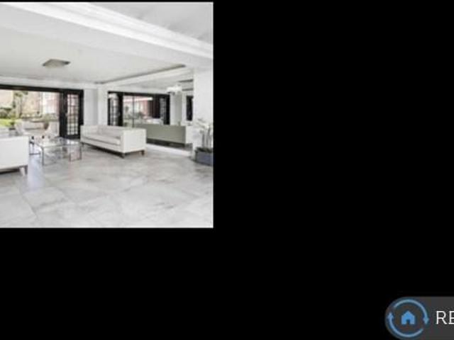 Flat for rent in St. John's Wood, Greater London