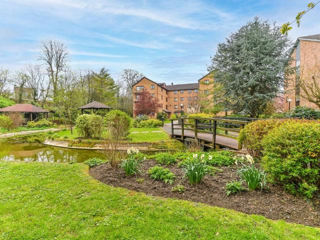 Flat for rent in London Borough of Croydon, Greater London