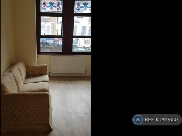 Apartment for rent in Upton Park, Greater London