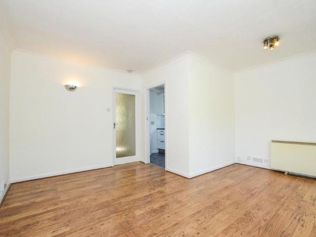 Apartment for rent in Bushey, Bushey Heath