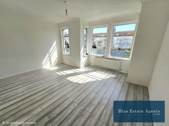 Apartment for rent in London Borough of Ealing, Greenford