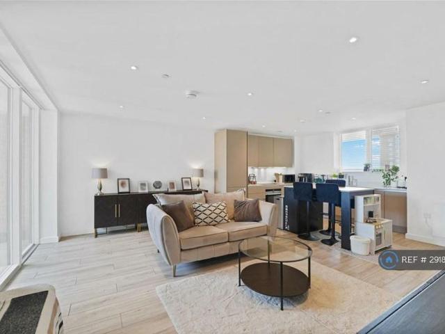 Apartment for rent in Holywell Estate, North Watford