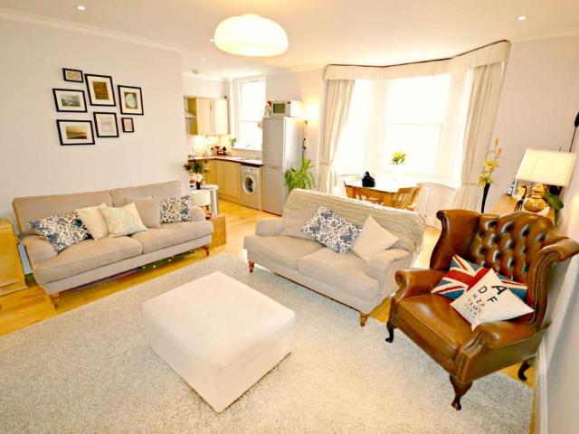 Flat for rent in Stockwell, Greater London