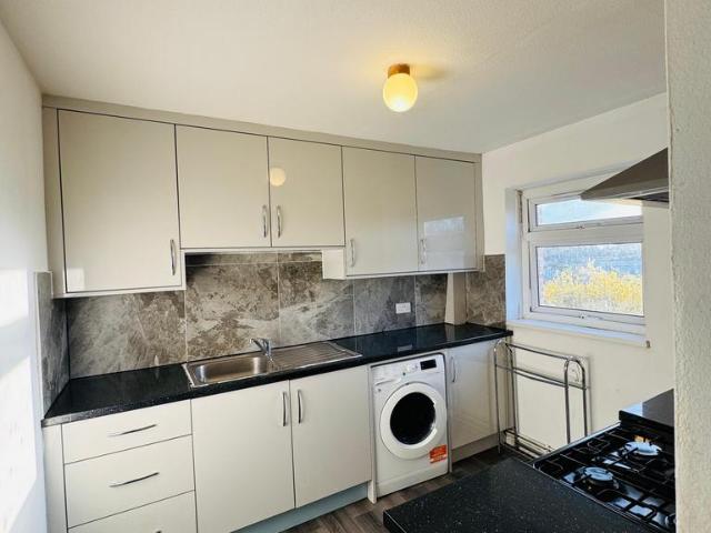 Flat for rent in Harrow Weald, Greater London
