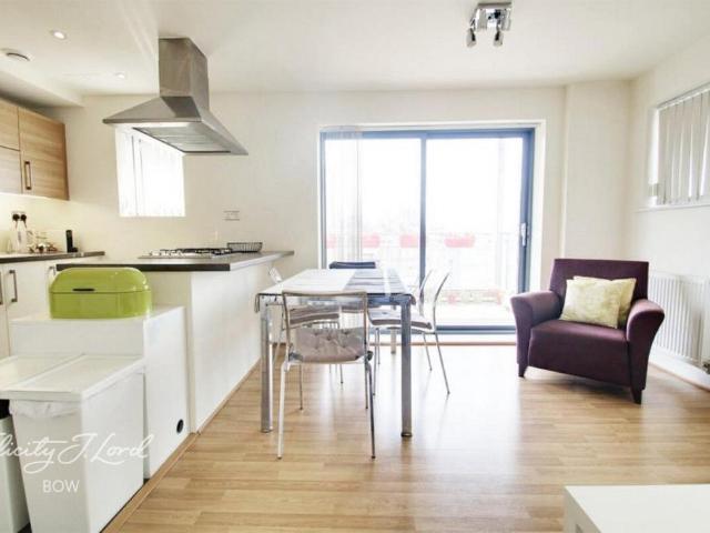 Flat for rent in Mile End, Greater London