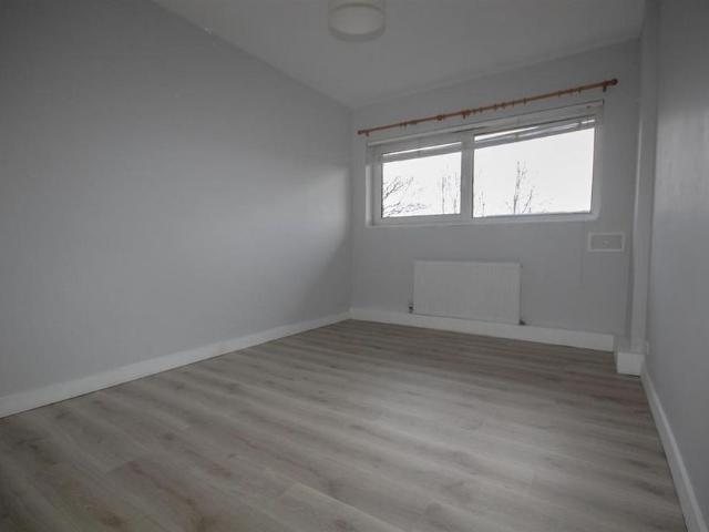 Apartment for rent in Pilgrims' Hatch, Navestock Side