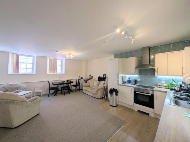 Apartment for rent in Eastmoor, West Yorkshire
