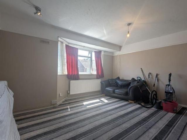 Apartment for rent in Upper Deal, Ash