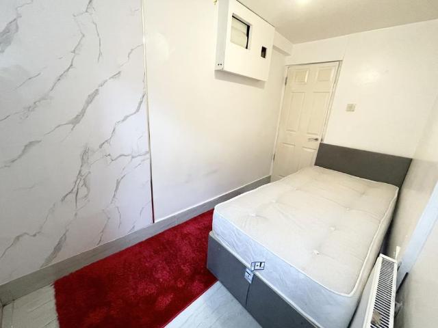 Apartment for rent in Chapeltown, Leeds