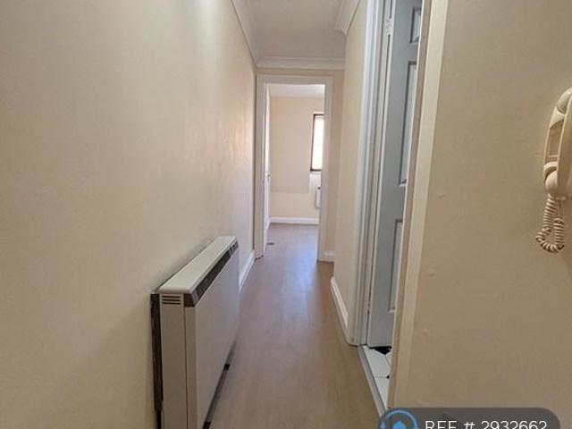 Flat for rent in Enborne, West Berkshire