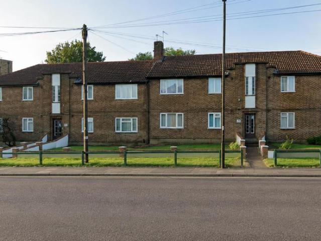 Apartment for rent in Carterhatch, Greater London