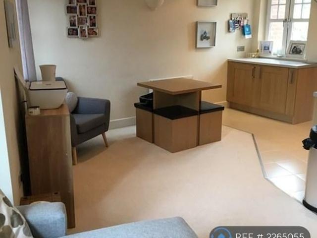 Apartment for rent in Withycombe, Budlake