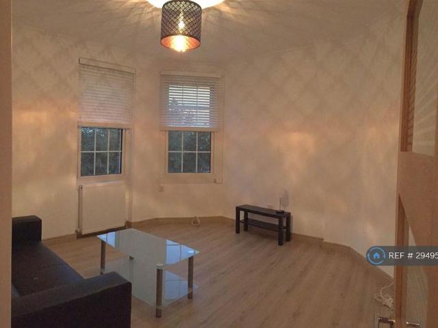 Apartment for rent in Bermondsey Village, Greater London